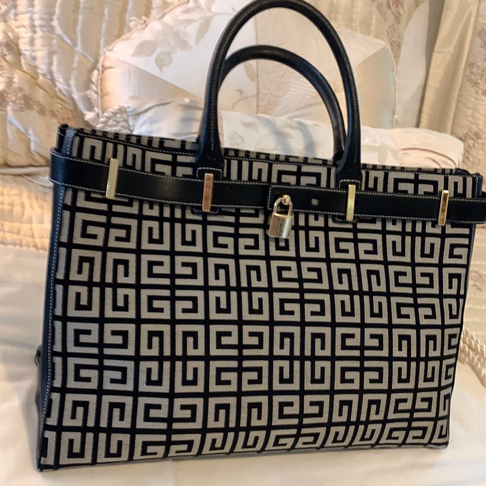 Givenchy AuthenticVintage Rare  Monogramed and side leather Black and Gr…